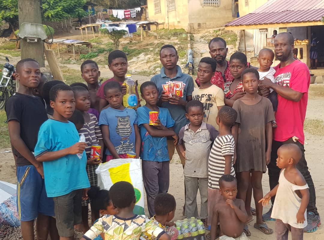 Food and beverages delivered for the village children of Akwatiakwaso, Ghana - 4