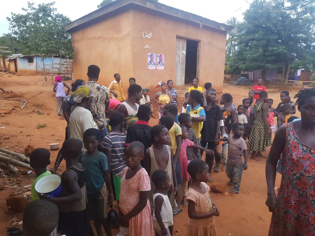 Food and beverages delivered to Akwatiakwaso villagers - 30 August 2020 (6)